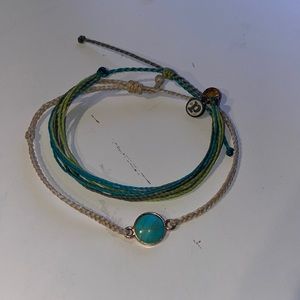 2 pura vida bracelets